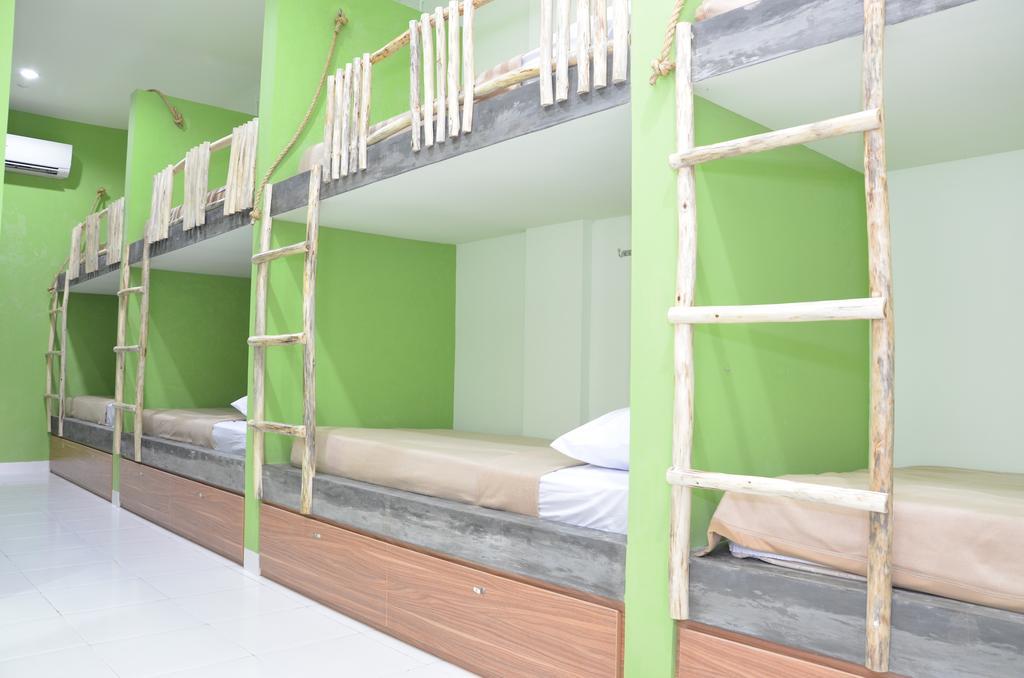 The Eco-Living Hostel Denpasar Habitación foto