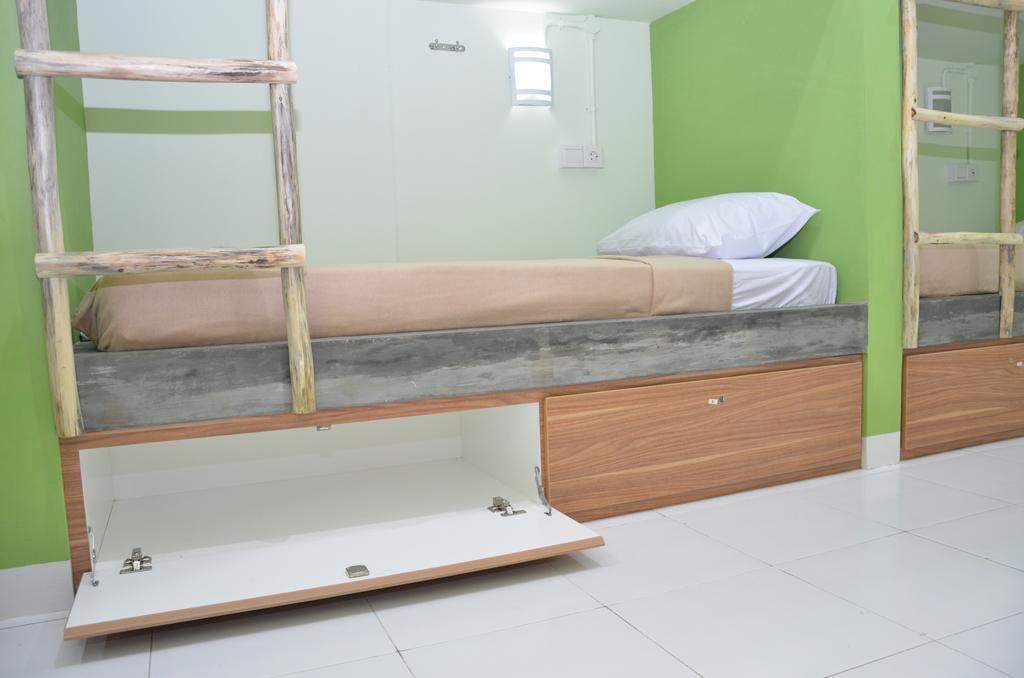The Eco-Living Hostel Denpasar Habitación foto