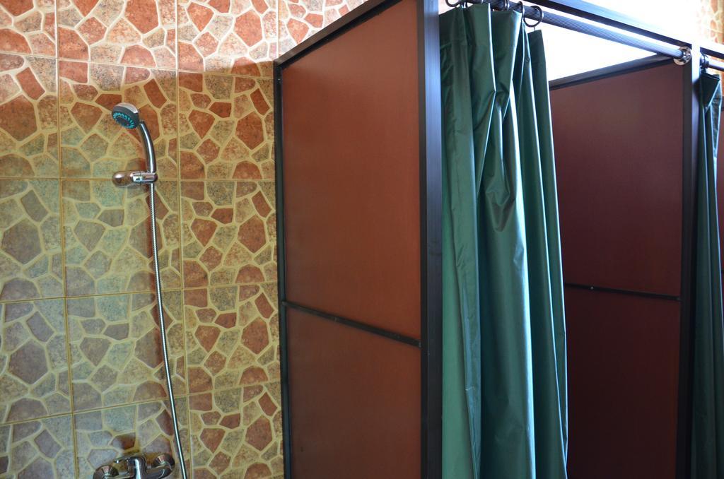 The Eco-Living Hostel Denpasar Habitación foto