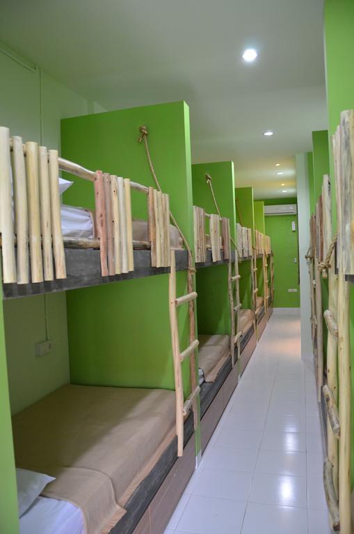 The Eco-Living Hostel Denpasar Habitación foto