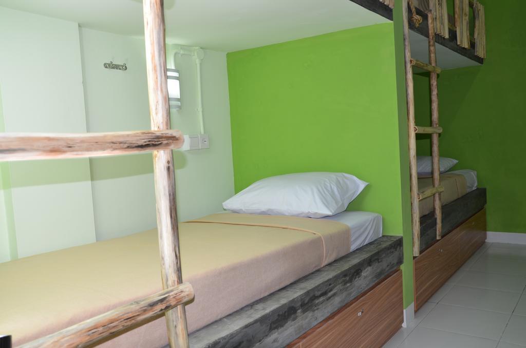 The Eco-Living Hostel Denpasar Exterior foto
